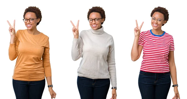 Ung Afrikansk Amerikansk Kvinna Med Afro Hår Glasögon Visar Och — Stockfoto