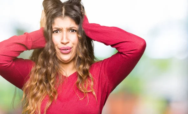 Junge Schöne Frau Trägt Roten Pullover Verrückt Und Verängstigt Mit — Stockfoto