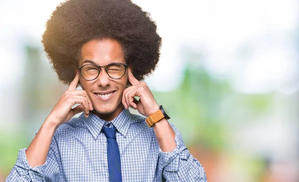 Giovane Uomo Affari Afro Americano Con Capelli Afro Che Indossa — Foto Stock