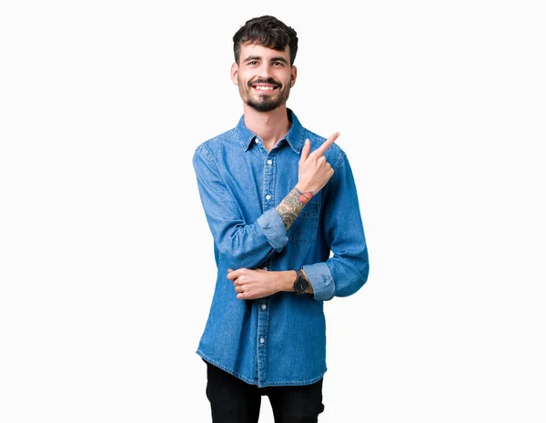 Joven Hombre Guapo Sobre Fondo Aislado Alegre Con Una Sonrisa —  Fotos de Stock