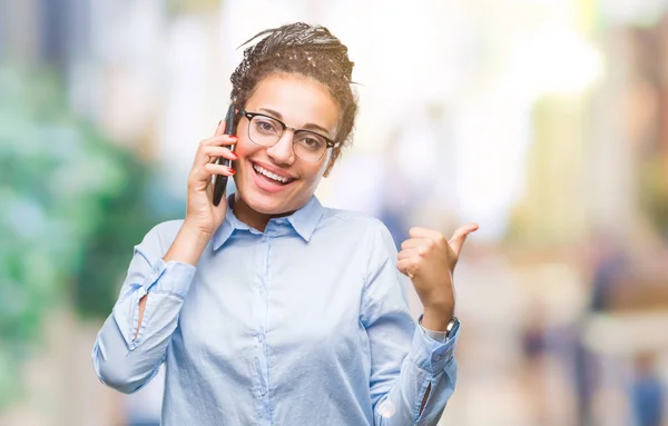 Giovane Capelli Intrecciati Afro Americana Business Girl Mostrando Chiamando Utilizzando — Foto Stock