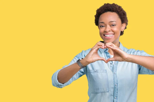 Jovem Bela Mulher Afro Americana Sobre Fundo Isolado Sorrindo Amor — Fotografia de Stock