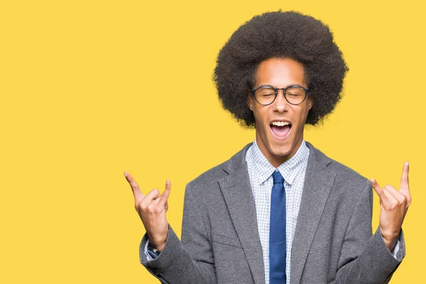 Mladí Africké Americké Obchodní Muž Afro Vlasy Nosí Brýle Křičí — Stock fotografie