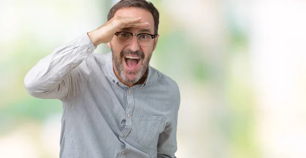 Guapo Mediana Edad Elegante Hombre Mayor Con Gafas Sobre Fondo —  Fotos de Stock