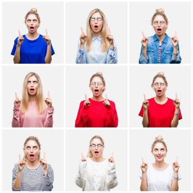 Kolaj genç güzel sarışın kadının beyaz izole zemin üzerinden hayran ve yukarıya bakıyor ve parmakları ile işaret ve silah kaldırdı şaşırttı.