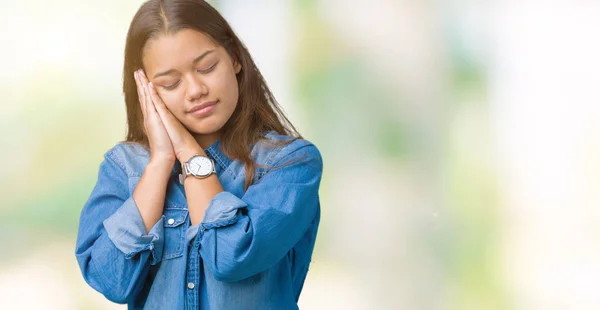 Ung Vacker Brunett Kvinna Som Bär Blå Jeansskjorta Över Isolerade — Stockfoto