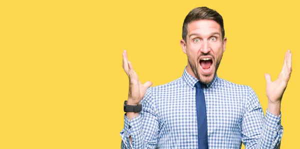 Hombre Negocios Guapo Con Corbata Celebrando Loco Sorprendido Por Éxito — Foto de Stock