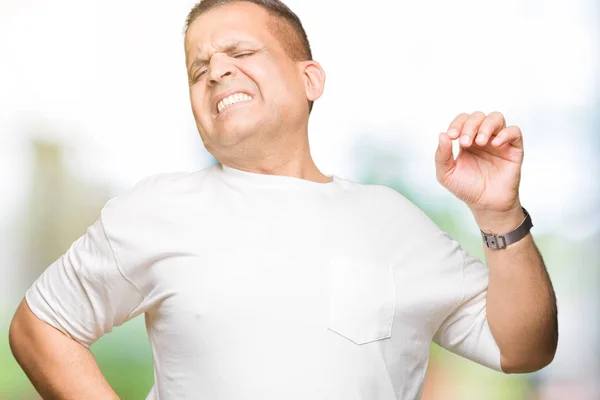 Camiseta Blanca Wearig Hombre Árabe Mediana Edad Sobre Fondo Aislado —  Fotos de Stock