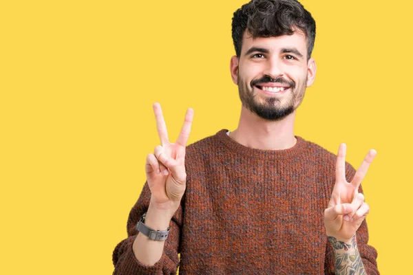 Homem Bonito Jovem Vestindo Camisola Inverno Sobre Fundo Isolado Sorrindo — Fotografia de Stock