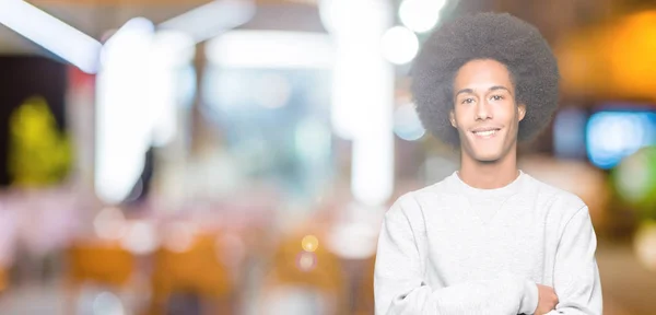 Młody Człowiek African American Afro Włosów Sobie Sportowy Bluza Szczęśliwy — Zdjęcie stockowe