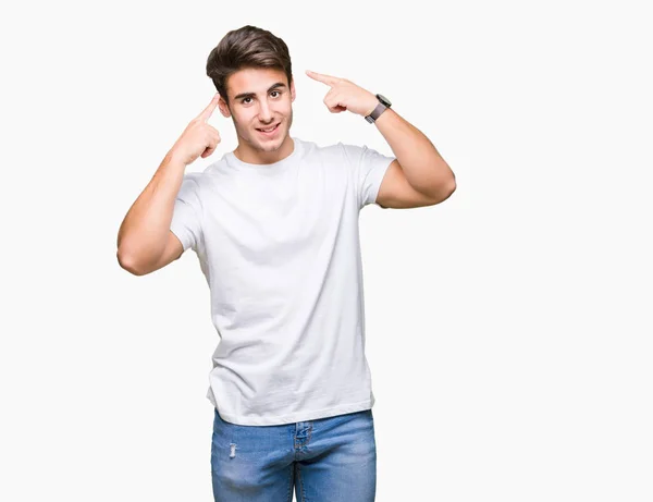 Jeune Bel Homme Portant Shirt Blanc Sur Fond Isolé Sourire — Photo