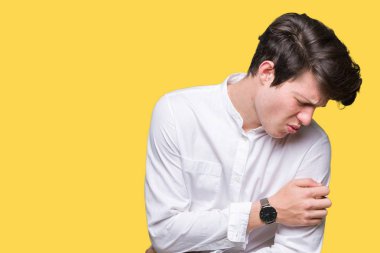 Genç yakışıklı iş adam izole mide üzerinde el ile arka plan çünkü mide bulantısı, ağrılı hastalık hasta hissediyor. Ağrısı kavramı.
