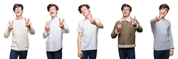 勝利のサインをやって指を表示するカメラを笑みを浮かべて白い分離背景に若者のコラージュ — ストック写真