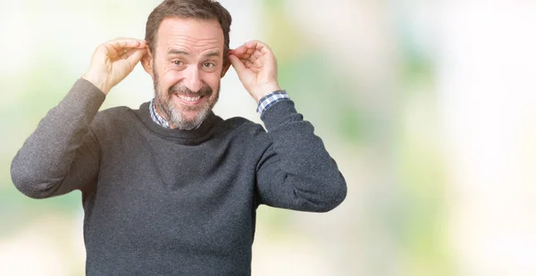 Bonito Homem Idoso Meia Idade Vestindo Uma Camisola Sobre Fundo — Fotografia de Stock