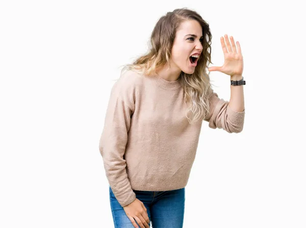 Krásná Mladá Blond Žena Nosí Sweatershirt Izolované Pozadí Křičí Ječí — Stock fotografie