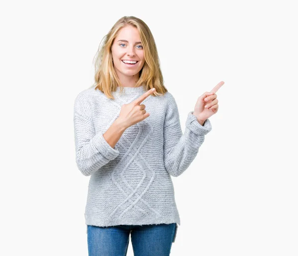 Schöne Junge Frau Trägt Winterpullover Über Isoliertem Hintergrund Lächelt Und — Stockfoto