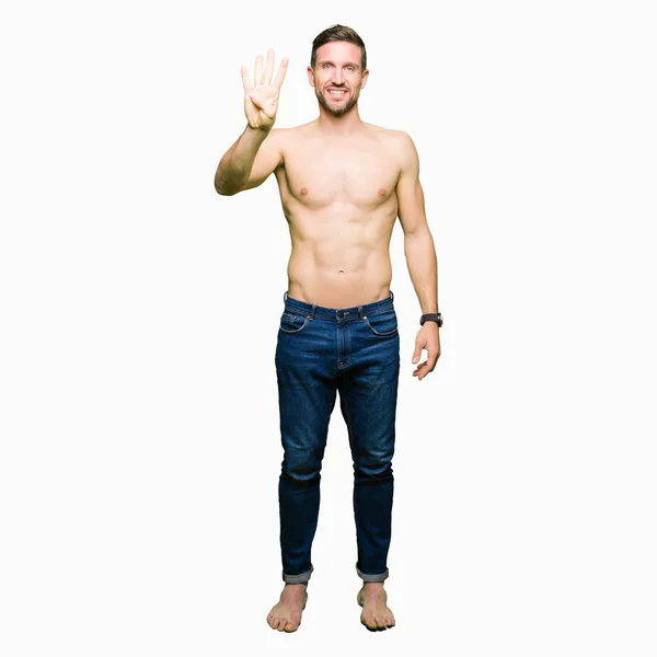 Hombre Guapo Sin Camisa Mostrando Pecho Desnudo Mostrando Apuntando Hacia — Foto de Stock