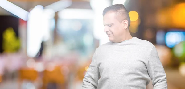 Hombre Árabe Mediana Edad Con Sudadera Deportiva Sobre Fondo Aislado — Foto de Stock