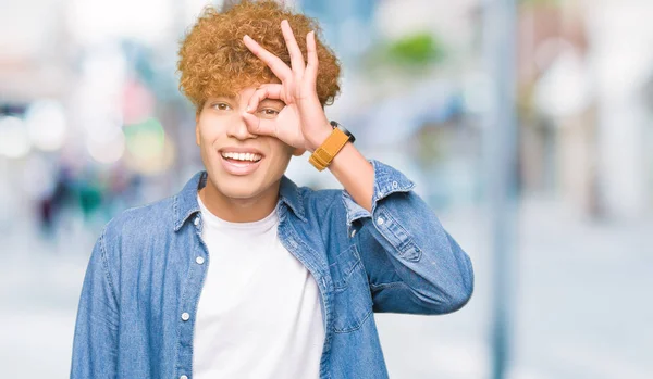 Jeune Homme Beau Avec Des Cheveux Afro Veste Denim Faire — Photo