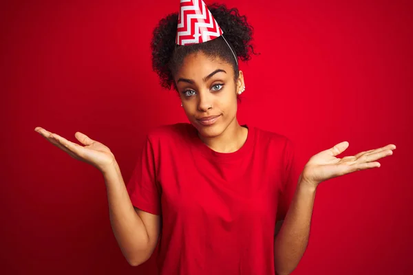 Young Afro American Woman Wearing Birthday Hat Isolated Red Background — Stock Photo, Image