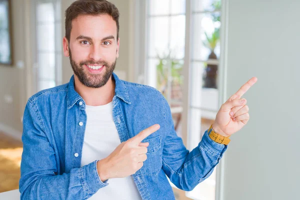 Handsome Man Home Smiling Looking Camera Pointing Two Hands Fingers — Stock Photo, Image