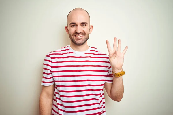 Jovem Careca Com Barba Vestindo Casual Listrado Camiseta Vermelha Sobre — Fotografia de Stock