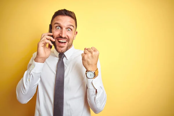 Young Handsome Business Man Talking Phone Yellow Isolated Background Screaming — Stock Photo, Image