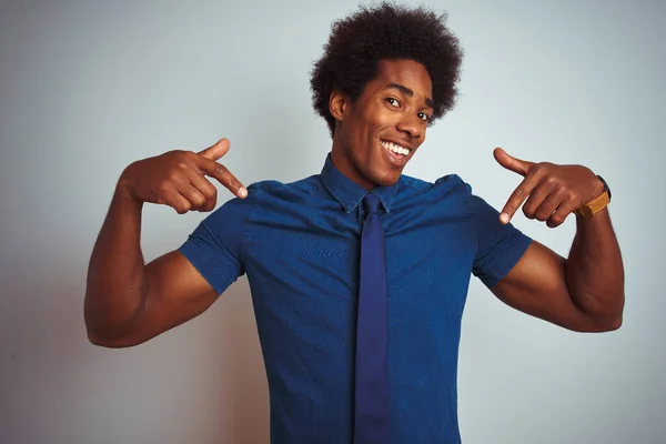 Amerikansk Affärsman Med Afro Hår Klädd Blå Skjorta Och Slips — Stockfoto