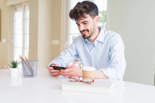 Young Business Man Working Using Smartphone — Stock Photo, Image