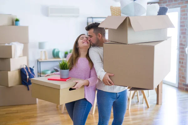 Young Beautiful Couple Love Moving New Home Holding Cardboard Boxes — Stock Photo, Image