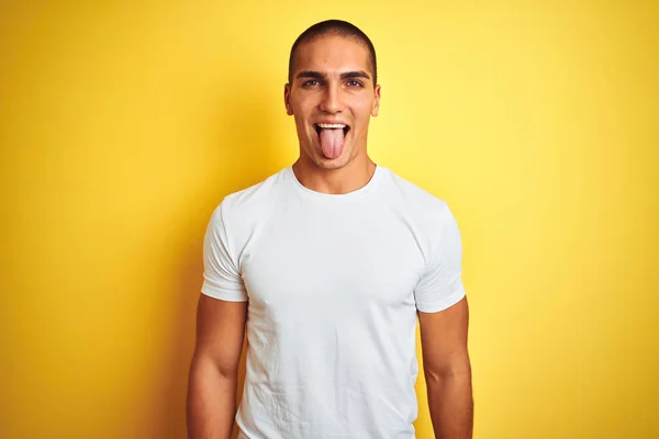 Hombre Caucásico Joven Que Usa Una Camiseta Blanca Casual Sobre —  Fotos de Stock