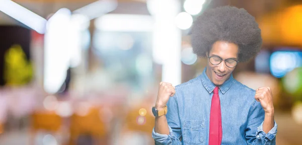 Giovane Uomo Affari Afro Americano Con Capelli Afro Indossare Occhiali — Foto Stock