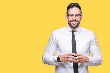 Birlikte izole arka plan eller üzerinde gözlüklü genç yakışıklı iş adamı ve parmakları rahat ve neşeli gülümseyen geçti. Başarı ve iyimser