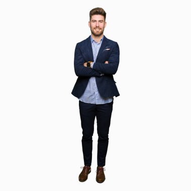 Genç yakışıklı bussines mutlu yüz çapraz kollu kameraya bakarak gülen adam. Olumlu bir kişi.