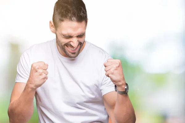 Jovem Vestindo Camiseta Branca Casual Sobre Fundo Isolado Muito Feliz — Fotografia de Stock