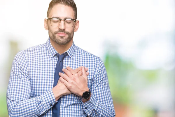 Joven Hombre Negocios Con Gafas Sobre Fondo Aislado Sonriendo Con — Foto de Stock