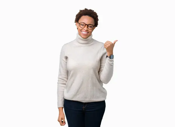 Jonge Mooie Afrikaanse Amerikaanse Vrouw Bril Geïsoleerde Achtergrond Glimlachend Met — Stockfoto