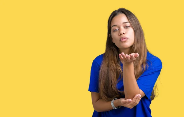 Jovem Bela Mulher Morena Vestindo Camiseta Azul Sobre Fundo Isolado — Fotografia de Stock