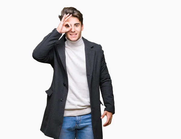 Joven Hombre Elegante Con Abrigo Invierno Sobre Fondo Aislado Haciendo — Foto de Stock