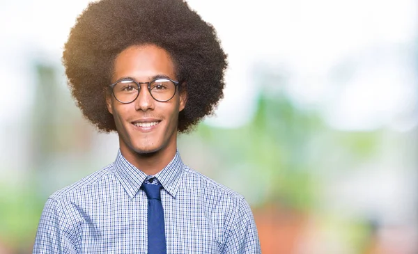 Unga Afroamerikanska Affärsman Med Afro Hår Glasögon Händer Tillsammans Och — Stockfoto