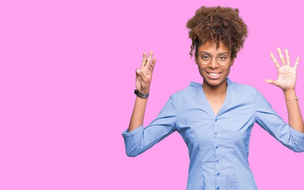 Piękne Młode Firmy African American Kobieta Białym Tle Wyświetlono Skierowaną — Zdjęcie stockowe