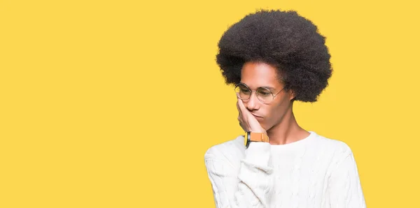 Young African American Man Afro Hair Wearing Glasses Thinking Looking — Stock Photo, Image