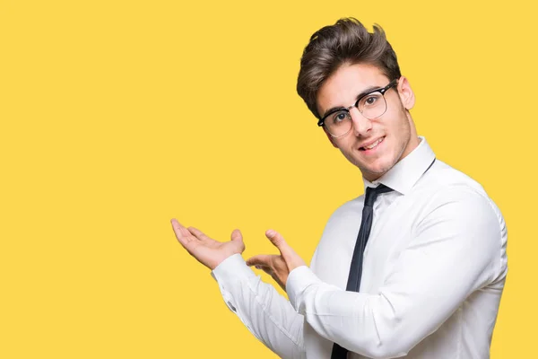 Young Business Man Wearing Glasses Isolated Background Inviting Enter Smiling — Stock Photo, Image