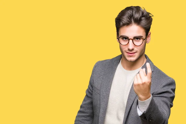 Joven Hombre Negocios Con Gafas Sobre Fondo Aislado Beckoning Ven —  Fotos de Stock