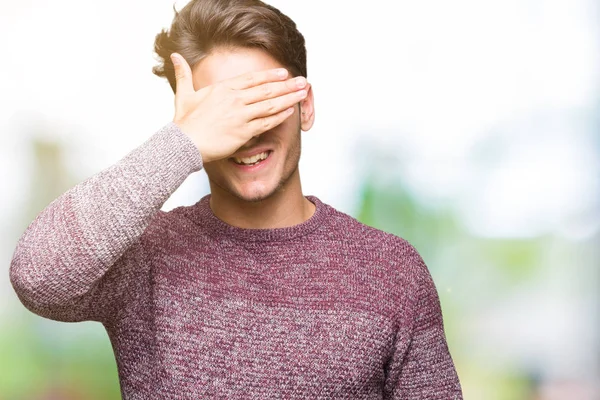 Ung Vacker Man Glasögon Över Isolerade Bakgrund Ler Och Skrattar — Stockfoto