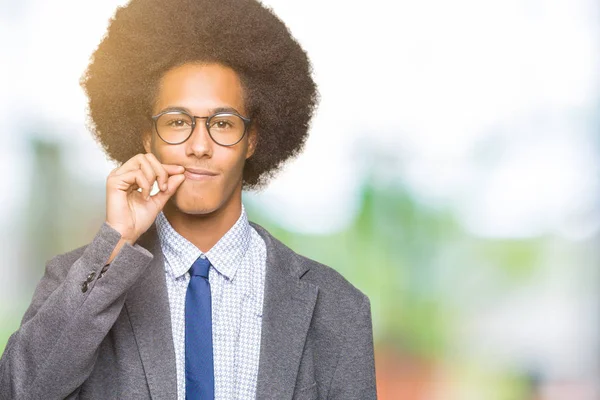 Young African American Business Man Afro Hair Wearing Glasses Mouth — Stock Photo, Image