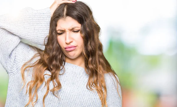 Junge Schöne Frau Winterpullover Verwirren Und Fragen Sich Über Frage — Stockfoto