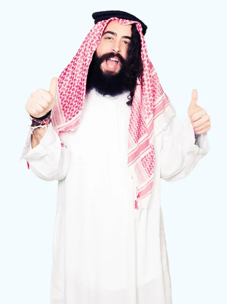 Arabischer Geschäftsmann Mit Langen Haaren Der Einen Traditionellen Keffiyeh Schal — Stockfoto