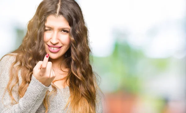 Junge Schöne Frau Winterkleid Winkt Hier Geste Mit Der Hand — Stockfoto