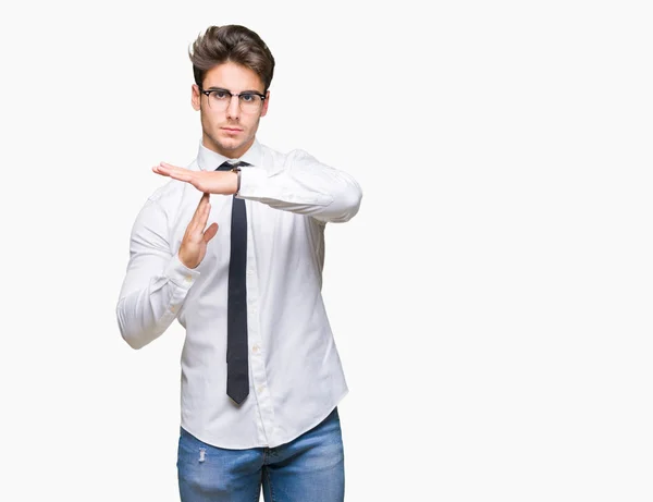 Mladí Obchodní Muž Nosí Brýle Izolované Pozadí Dělá Časový Limit — Stock fotografie